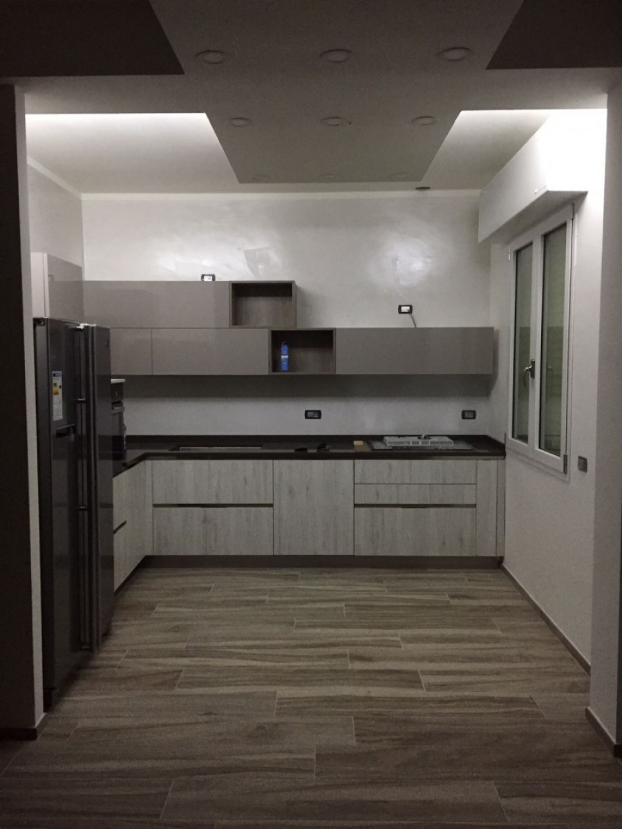 Cucina moderna installata a Parma - progettazione e installazione diretta del nostro negozio arredamenti mobili a Parma