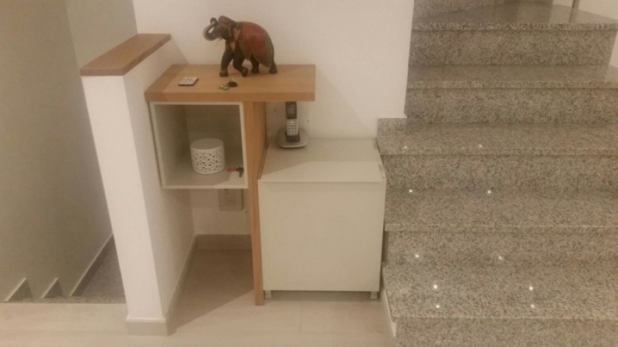 PICCOLO INGRESSO PORTA TELEFONO  genere natura.. cubi e antine risolvo il piccolo spazio per svuotatasche e cordless .. realizzazione produzione mobili parma. ARREDAMENTI MOBILI PARMA