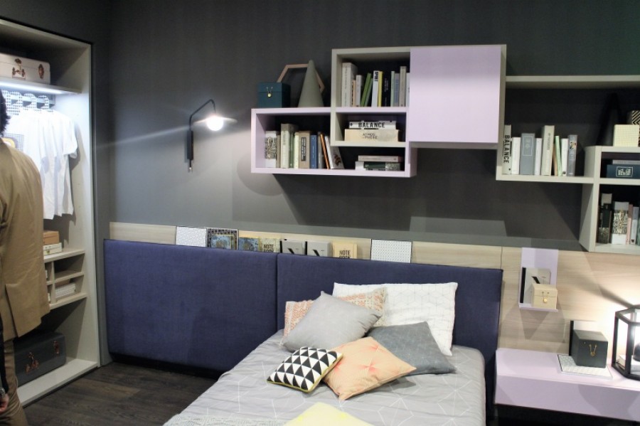 Studiamo  la nuova libreria per i tuoi ragazzi e il letto multifunzione con spazi utili per celulari cuffiette cd e diari