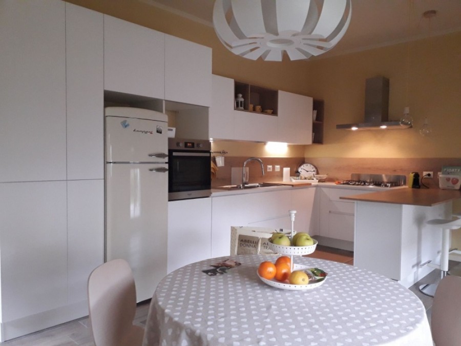 CUCINA APPENA MONTATA ZONA CREMONA... SPLENDIDA.. ILMA MOBILI PRODUZIONE  MOBILI