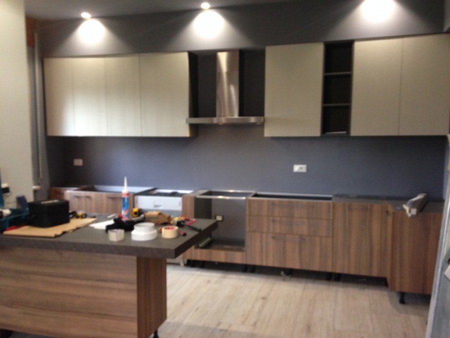 CUCINA ILMA IN FASE DI MONTAGGIO..STUPENDA... ZONA FIDENZA PARMA