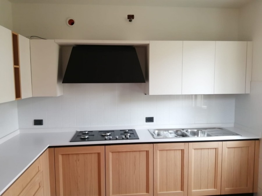 CUCINA AD ANGOLO APPENA MONTATA..ZONA PARMA