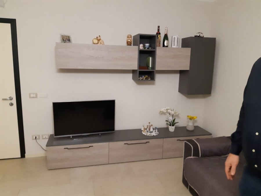 lo abbiamo abbinato alla cucina ..semplice ma azzeccato nell'insieme