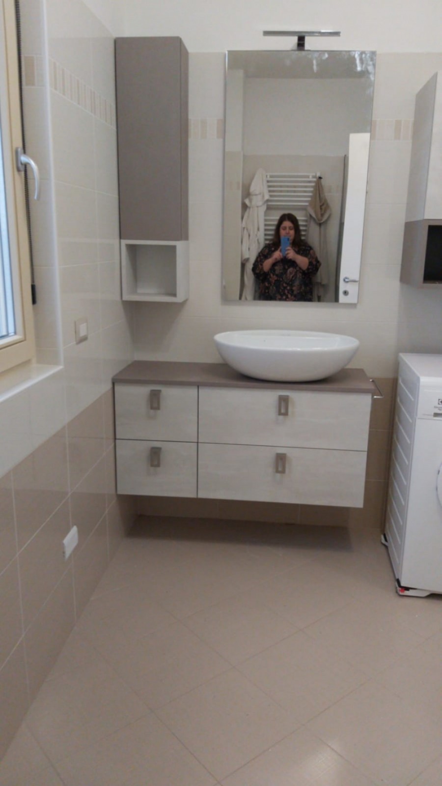 bagno da poco montato.. elegante simpatico e funzionale.. produzione mobili ilma