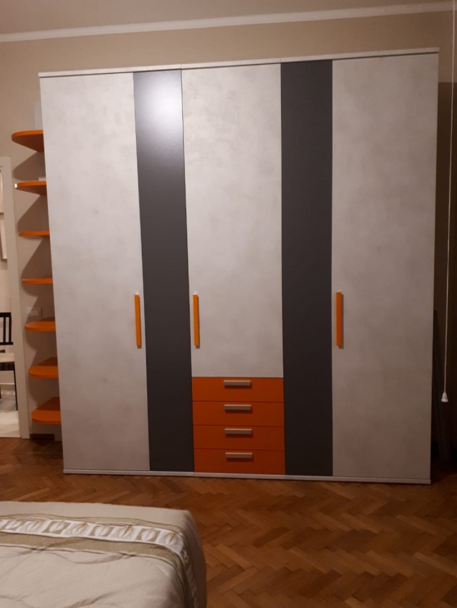 armadio ad ante alternate .. simpatico e fantasioso.. novita'